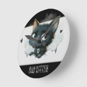 Edgy Kitten Illustration - "Bad Kitten" Text Runde Wanduhr (Winkel)