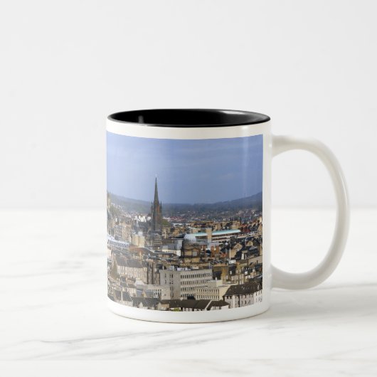Edinburgh, Schottland. Der Blick auf die zentrale Zweifarbige Tasse (Rechts)