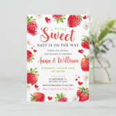 Editable Berry Sweet Baby Shower Invitation, Blush Einladung (Stehend Vorderseite)