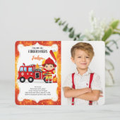 Editable Boy Fire Truck Birthday Foto Einladung (Stehend Vorderseite)