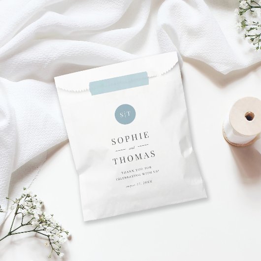 Editable Color Classic Round Monogram Wedding Geschenktütchen