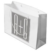 Editable Couples Initials | Weiß & Grau Große Geschenktüte (Rückseite Schrägansicht)