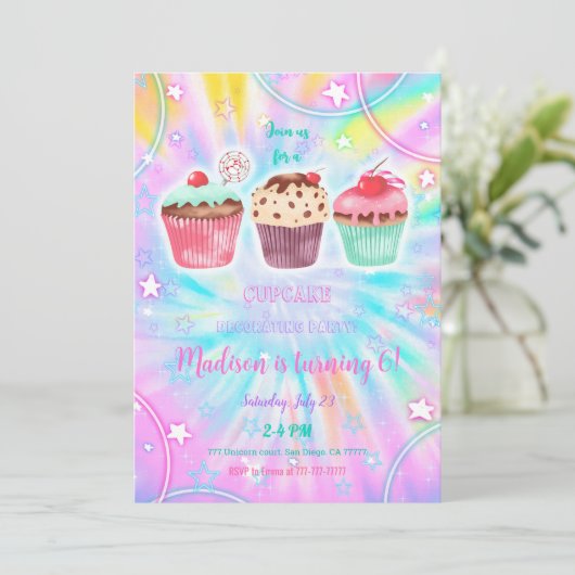 Editable Cupcake zum Geburtstag Einladung (Stehend Vorderseite)