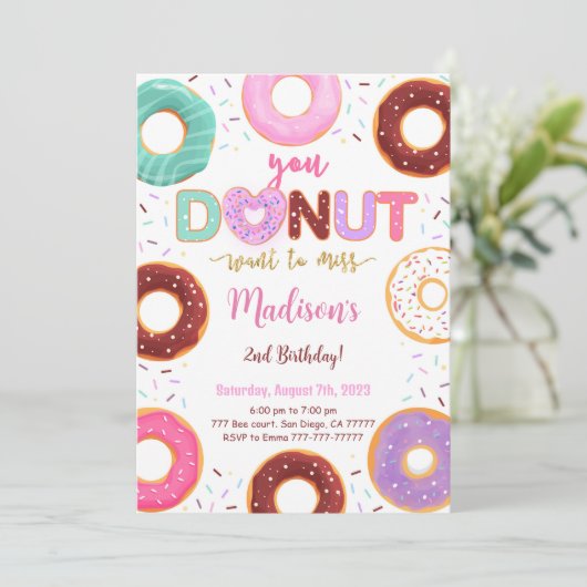 Editable Donut Birthday Party Einladung (Stehend Vorderseite)