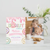 Editable Donut Birthday Party Foto Einladung (Stehend Vorderseite)