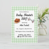 Editable Green Gingham GRILLEN Baby Shower Einladung (Stehend Vorderseite)