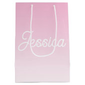 (Editable) Light Pink Color Ombre & Your Text Mittlere Geschenktüte (Rückseite)