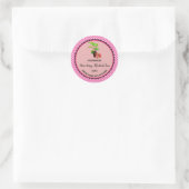 Editable Pink Gingham Strawberry Rhubarb Jam Label Runder Aufkleber (Tasche)