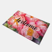 Editable Pink Peonies Willkommen Fußmatte (Schrägansicht)