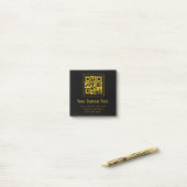 Editable QR Code & Text Template | Black & Gold Post-it Klebezettel (Auf Schreibtisch)