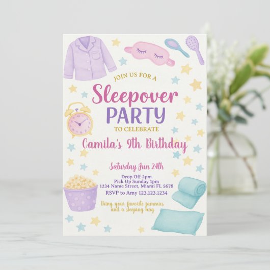 Editable Sleepover Geburtstagsparty Einladung (Stehend Vorderseite)