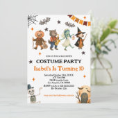 Editable Spooktacular Costume Party Halloween  Einladung (Stehend Vorderseite)