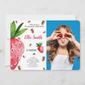 Editable Strawberry Birthday Foto Einladung (Vorderseite)