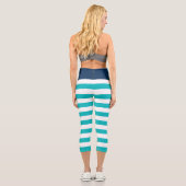 Editierbare Farben mit weißen Streifen Capri Leggings (Rückseite)