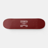 Editierbarer, roter Hintergrund und weißer Text au Skateboard (Horizontal)