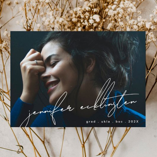 Editierbarer Uni-Abschluss für die Vorlage von Ein