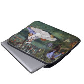 Edouard Manet - Die Familie Monet im Garten Laptopschutzhülle (Vorne Knopf)