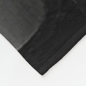 Eerie Foggy Forest Path Art Fleecedecke (Ecke)