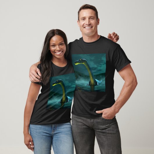 Eerie Loch Ness Monster mit leuchtenden Augen in d T-Shirt (Unisex)