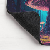 Eerie Magical Giant Toadstol im Wald Mousepad (Ecke)