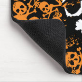 Eerie Symmetry: Ein lebendiges Array von farbenfro Mousepad (Ecke)