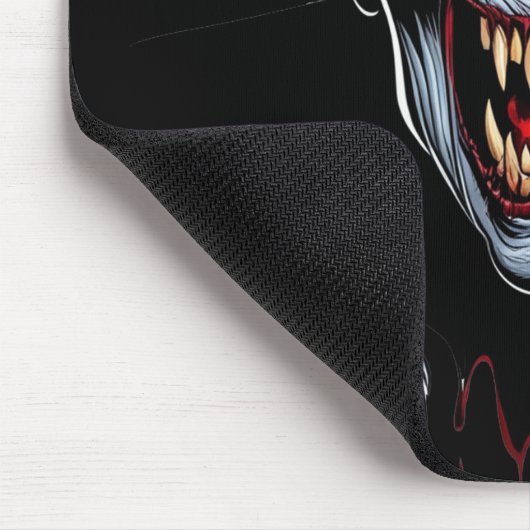 Eerie Vampire Face Mousepad (Ecke)