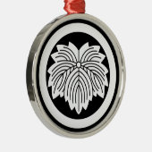 Efeu aus Nadelblättern im Kreis Silbernes Ornament (Rechts)