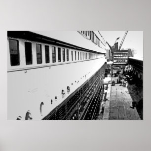 Effektivwert titanisch:  Passagiere schiffen sich Poster