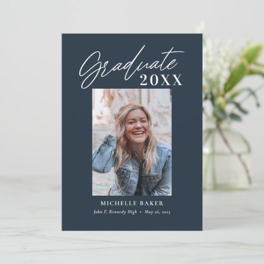 Efforless Charm Editable Color Abschluss Einladung (Stehend Vorderseite)