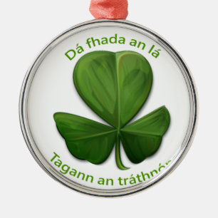 Egal wie lange der Tag ist, der Abend kommt. Silbernes Ornament