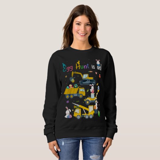 Egg Hunt Is On Construction Trucks Easter Bunny Bo Sweatshirt (Vorne ganz)