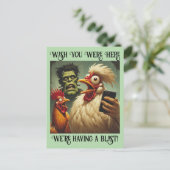 “Egg-less Encounter” Cheesy Chicken Postkarte (Stehend Vorderseite)