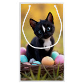 Egg-stra Niedlich: Felinis Springtime-Überraschung Kleine Geschenktüte (Rückseite)