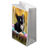 Egg-stra Niedlich: Felinis Springtime-Überraschung Kleine Geschenktüte (Vorderseite Schrägansicht)