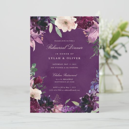 Eggplant Lila Blumenfest Probe Dinner Einladung (Stehend Vorderseite)