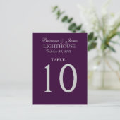 Eggplant Lila & Silver Wedding Tischnummer Card (Stehend Vorderseite)