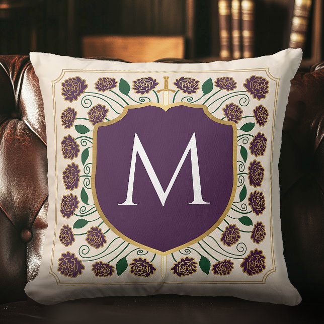 Eggplant Mittelalterliche Schwertschild-Monogramm Kissen (Von Creator hochgeladen)