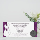 Eggplant Roll über Bowling Geburtstag Einladung (Stehend Vorderseite)