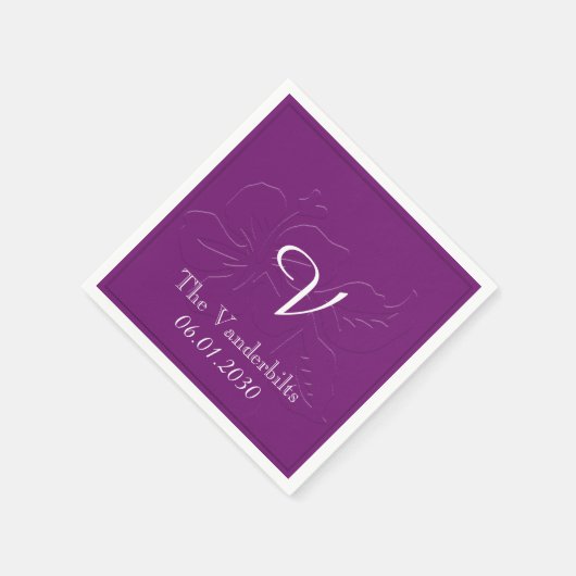 Eggplant Tone auf Tone Monogram Wedding Serviette (Ecke)