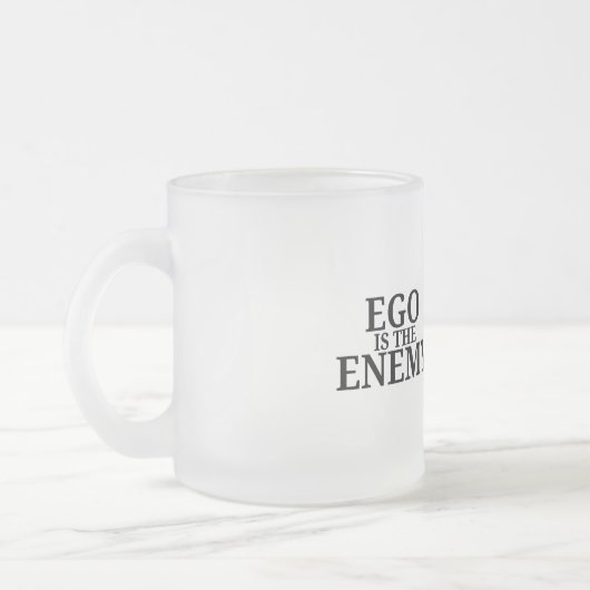 Ego ist der Feind Minimalist-Tastatur-Matte Tasse (Links)
