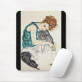Egon Schiele Sitzende Frau mit Kniebesatz Mousepad (Mit Mouse)