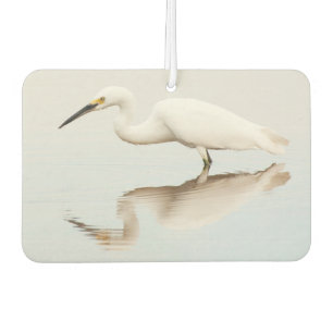 Egret auf einem noch bewachsenen Teich Autolufterfrischer