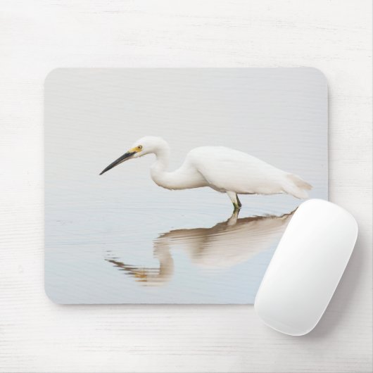 Egret auf einem noch bewachsenen Teich Mousepad (Mit Mouse)