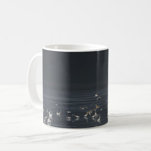 Egrets am Mitternachtsblau Kaffeetasse (Vorderseite Links)