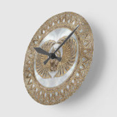 Egyptian Scarab Beetle Pastel Golds Runde Wanduhr (Winkel)