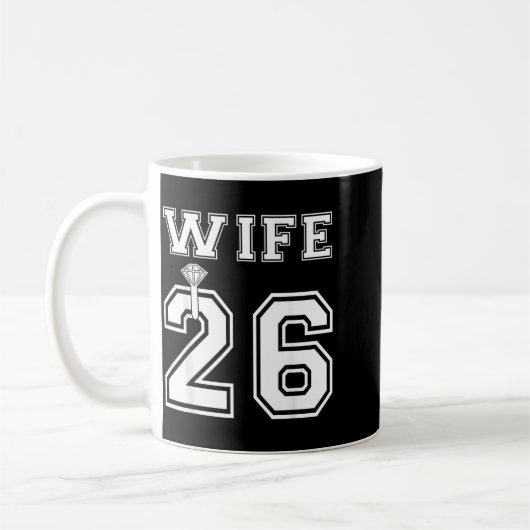 Ehefrau 2026 Ehemann passende Verlobungsfeier Kaffeetasse (Links)