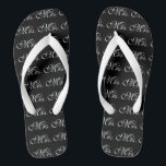 Ehefrau Bride Seiner Frau, die sich neu ernähren m Badesandalen<br><div class="desc">Mr. und Mrs. Husband Ehefrau Seine Hers Newly Weds auf einem benutzerdefinierten Set von Flip Flops zu tragen oder zu teilen. Verwenden Sie den Link "Diesen Designer Gefragt",  um uns mit Ihren speziellen Designanfragen oder für Hilfe bei Ihren Anpassungsbedürfnissen zu kontaktieren.</div>