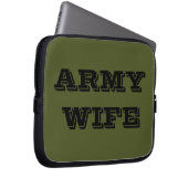 Ehefrau der Laptop Sleeve Army (Vorne Rechts)