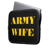 Ehefrau der Laptop Sleeve Army (Vorderseite Links)