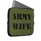 Ehefrau der Laptop Sleeve Army (Vorne Rechts)